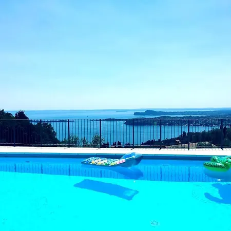 Panoramic Pool View With Parking Gardone Riviera